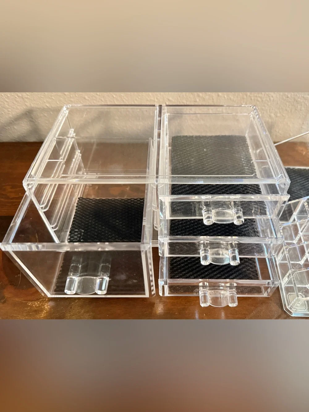 Makeup or Jewelry Organizer Clear Acrylic 4 Lined Drawers 9.5” x 5” x 7”